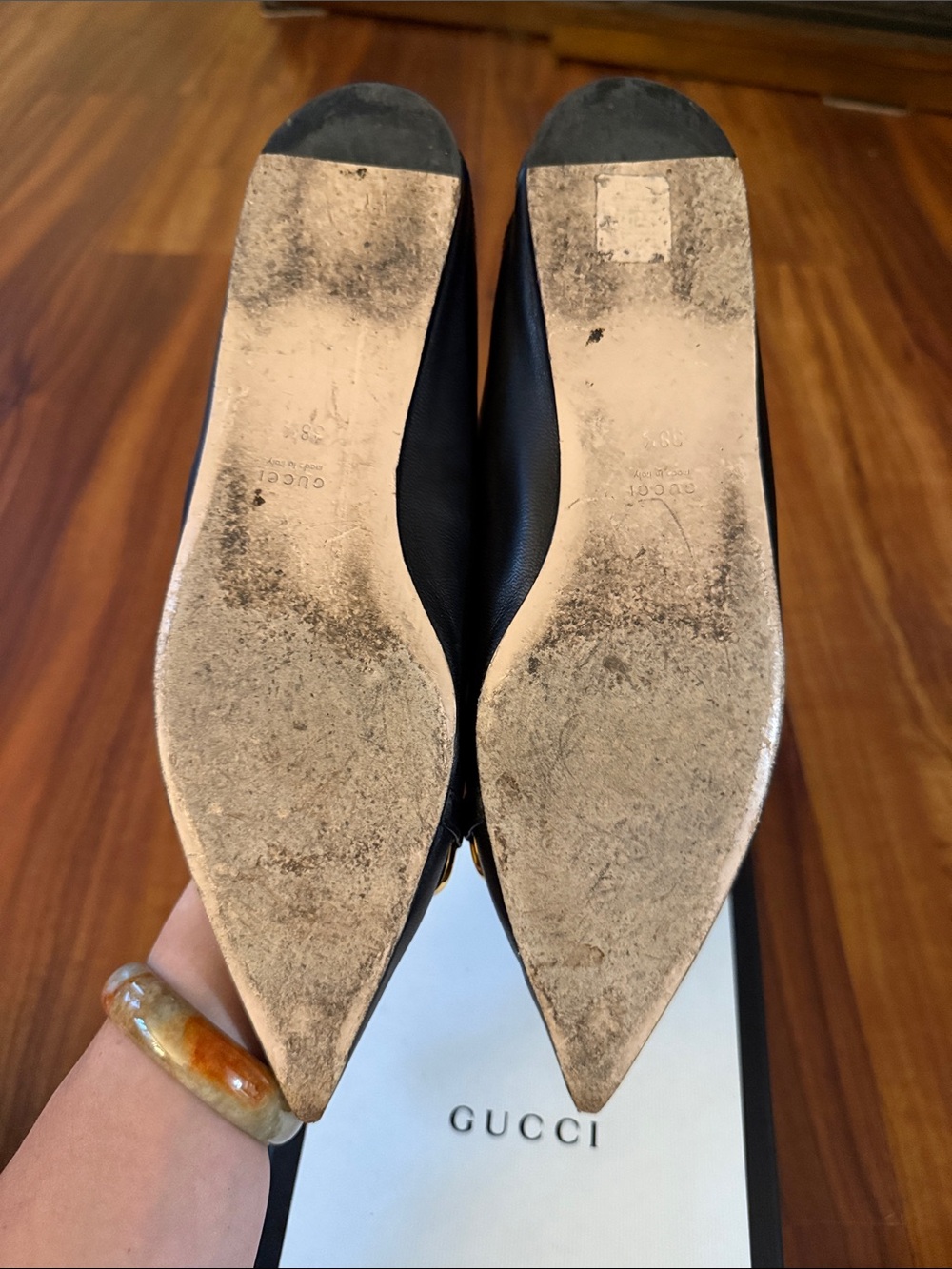 Gucci Black Leather Pointed-Toe Flats with Gold Horsebit Chain - Picture 6 of 8